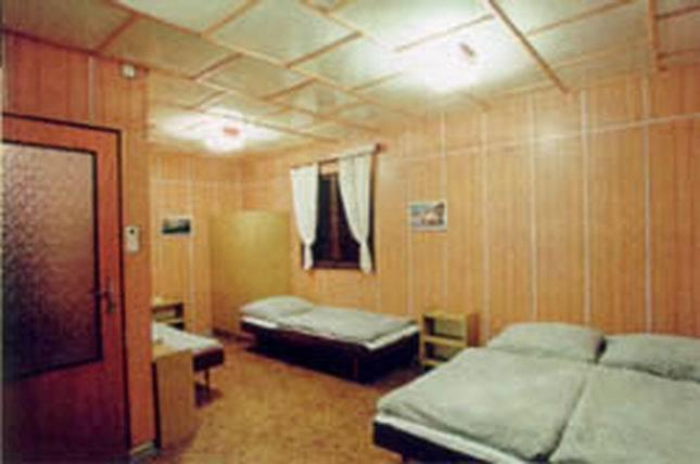 Hotel Autokemp Reichenberg Zimmer foto